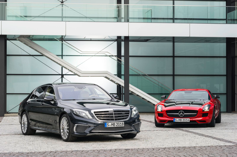 Illustration for article titled S 65 AMG And SLS AMG GT Final Edition In Tokyo And Los Angeles